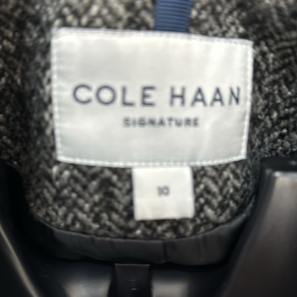 Coat - Picture 6 of 10